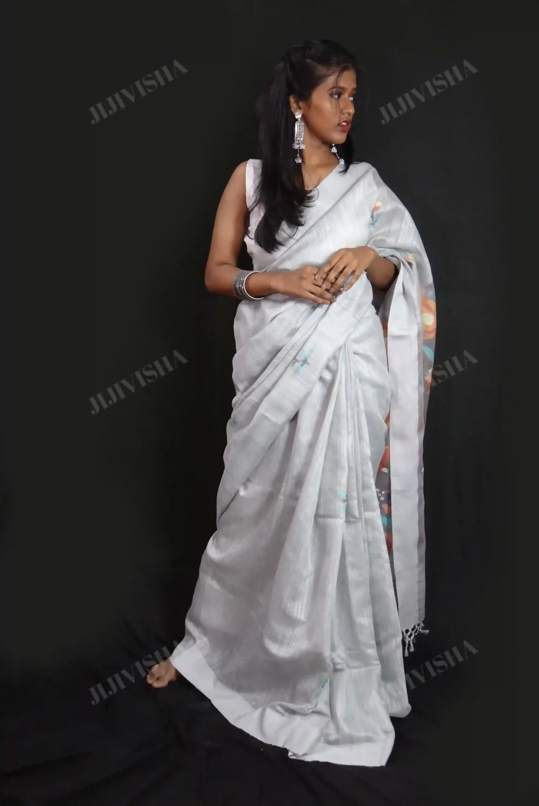 Buy Grey Jamdani Muslin Saree Online